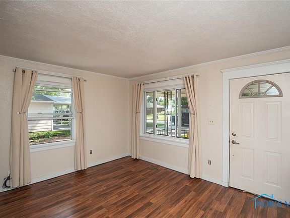 2nd image of 1308 Hugo St