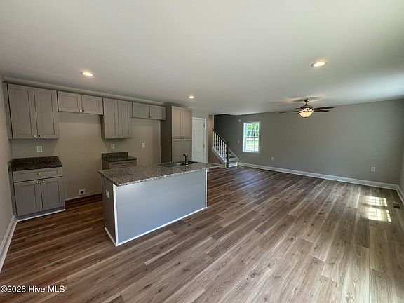 5th image of 565 S Glover Street