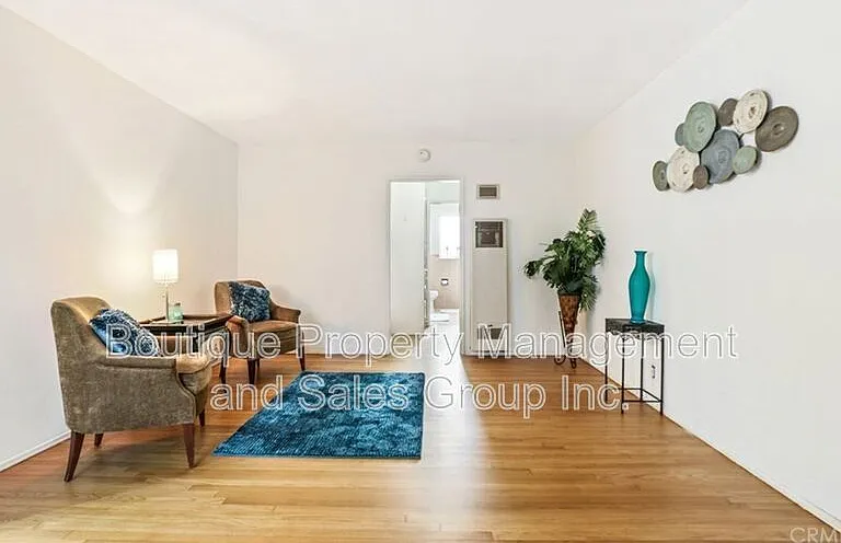 1023 E 1st St #5 — Photo 6