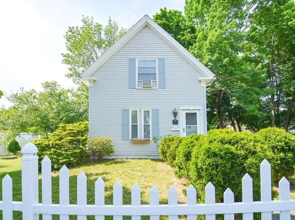 81 William St, Rockland, MA 02370