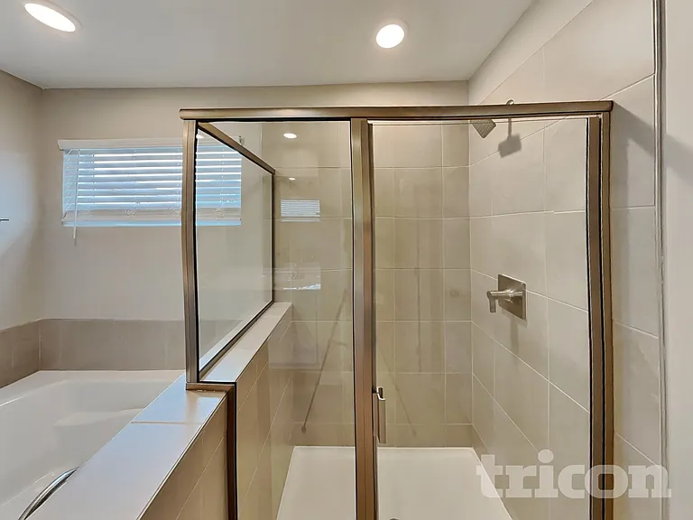 247 W Millbrook Dr — Photo 10