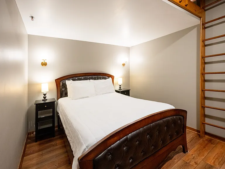 110 N Harbor Dr #104 — Photo 17