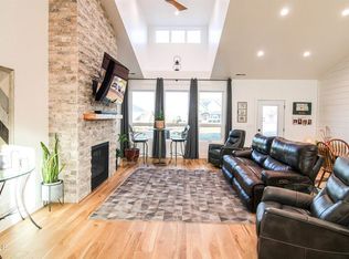 8127 Hawktree Dr, Bismarck, ND 58503