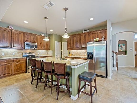 4th image of 721 Kirby Dr