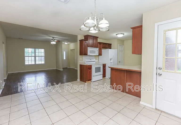 2505 SW 20th St — Photo 8