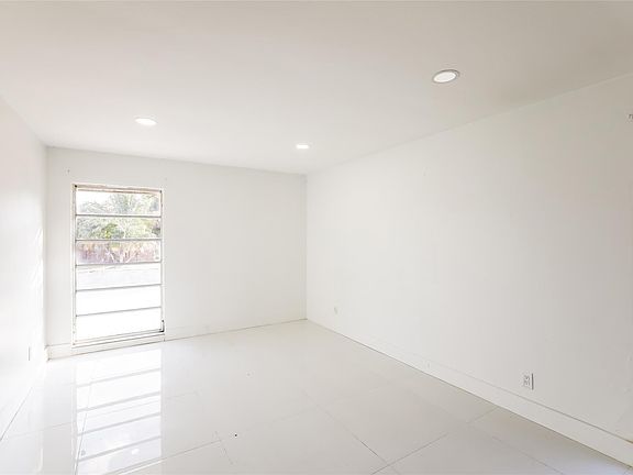 4th image of 6609 NW 80th Court