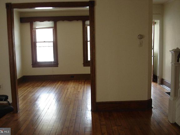4th image of 151 Rosemont Ave