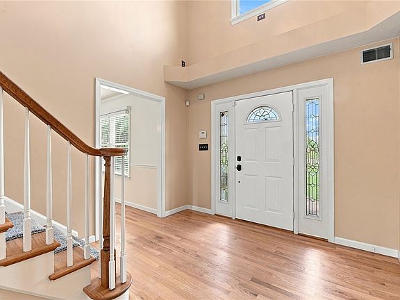 5th image of 211 Plantation Dr