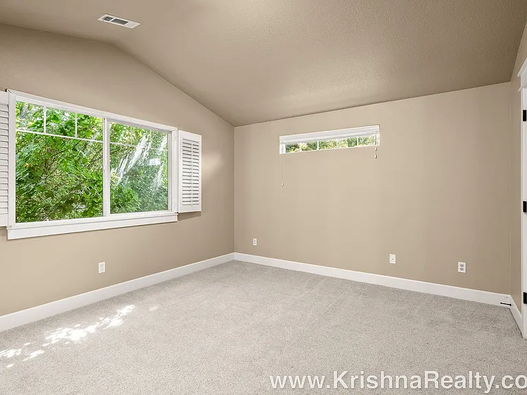 19405 SE 33rd St — Photo 13