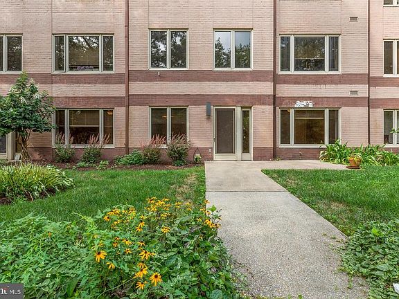 3rd image of 23140 Cobblestone Ln APT 110