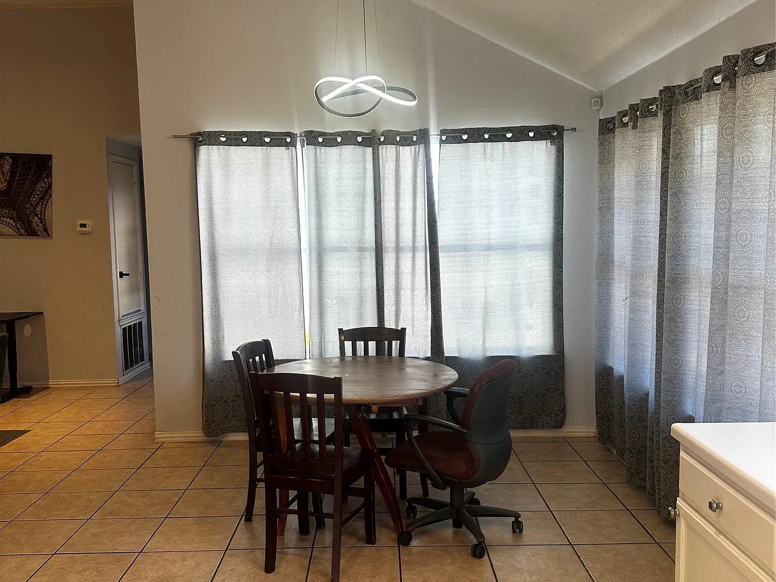 3 bed, 2.0 bath, 1421 sqft, $2,800 — Photo 4