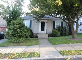 98 Lyman St, Pawtucket, RI 02860