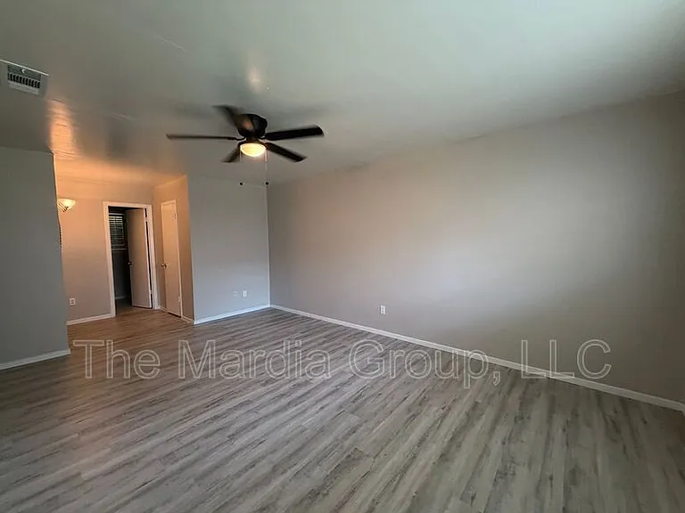 3609 Westview Ln — Photo 8