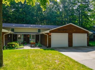 3668 S Timber Trl, Suamico, WI 54173