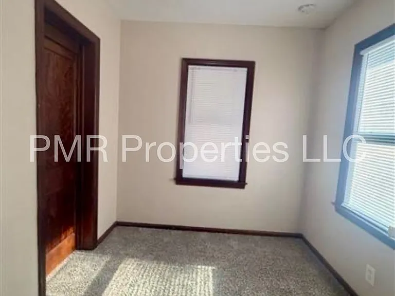 2729 4th Ave — Photo 3
