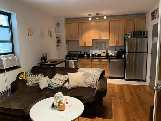 Rented by Green Line Realty | media 3