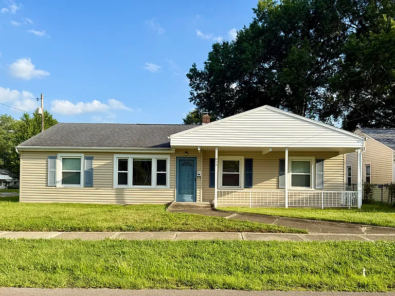 324 Lockwood St — Photo 1