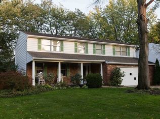 3465 Palmer Dr, Rocky River, OH 44116