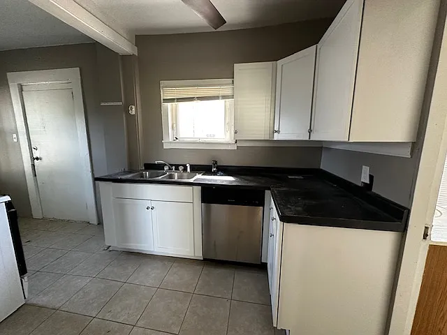 4 bed, 1800 sqft, $2,400 — Photo 3