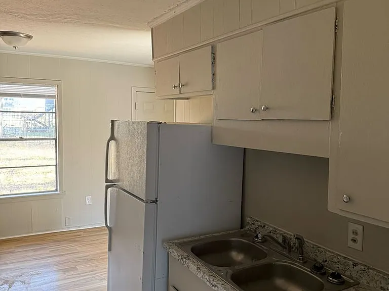 332 N Flag Chapel Rd — Photo 4