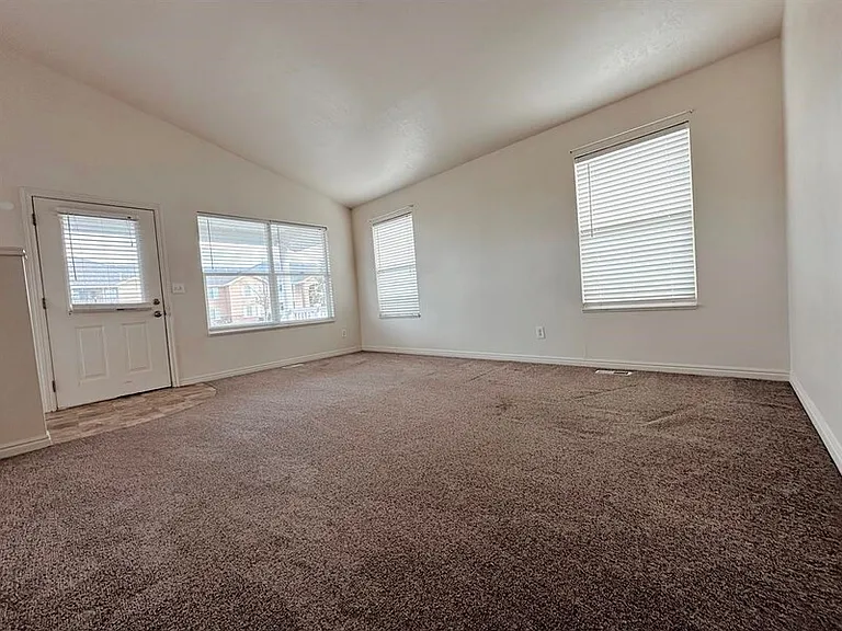 315 N 270 W — Photo 2