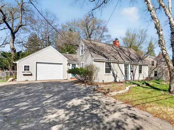 450 Charles Ln, Madison, WI 53711