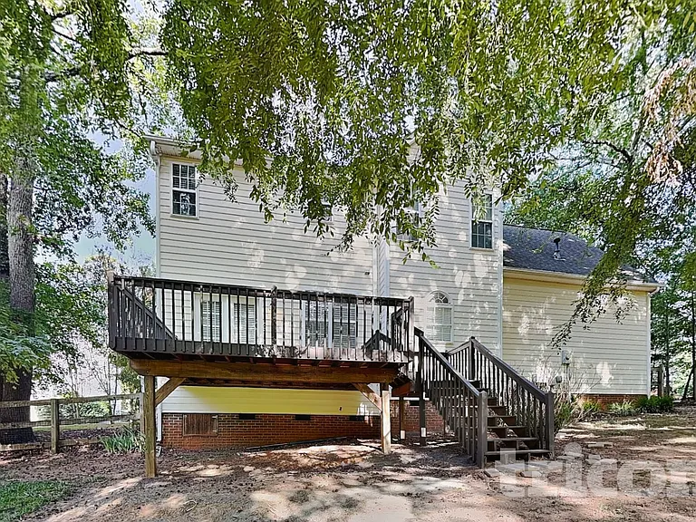 1405 Wessex Ct — Photo 16