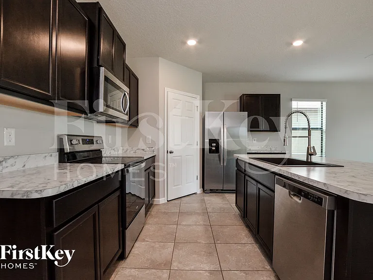 3738 Loggerhead Ln — Photo 4