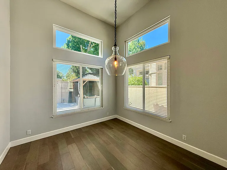 4238 Diavila Ave — Photo 12