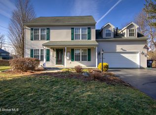 5 Spring Landing Blvd, Wynantskill, NY 12198