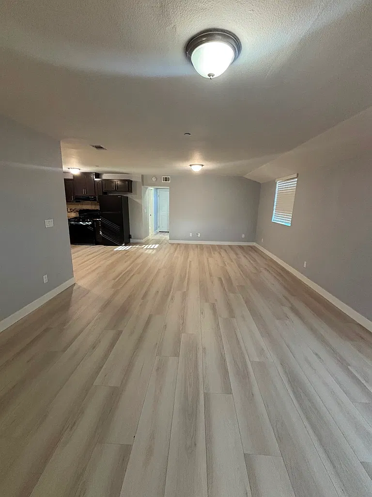 5 bed, 1857 sqft, $3,850 — Photo 3
