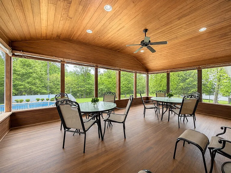 11 Twin Circle Dr — Photo 9