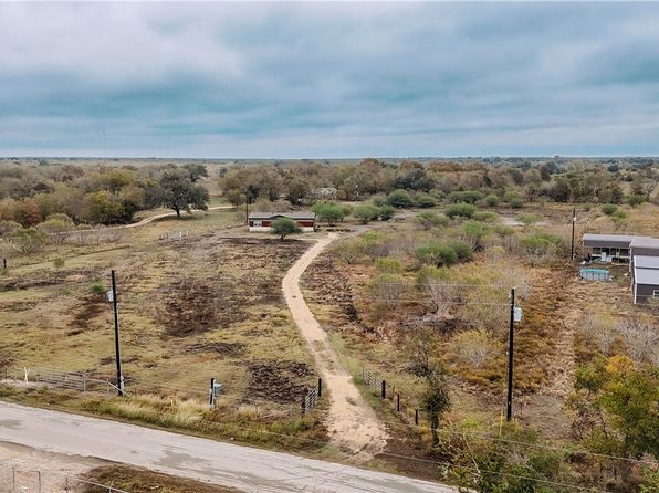 3837 Callihan Rd, Luling, TX 78648