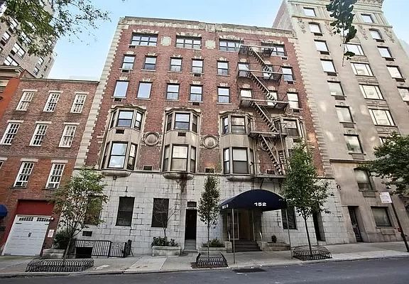 2nd image of 152 E 35th St APT 3-E