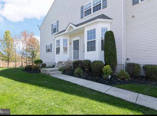 12 Hathaway Ct, Marlton, NJ 08053