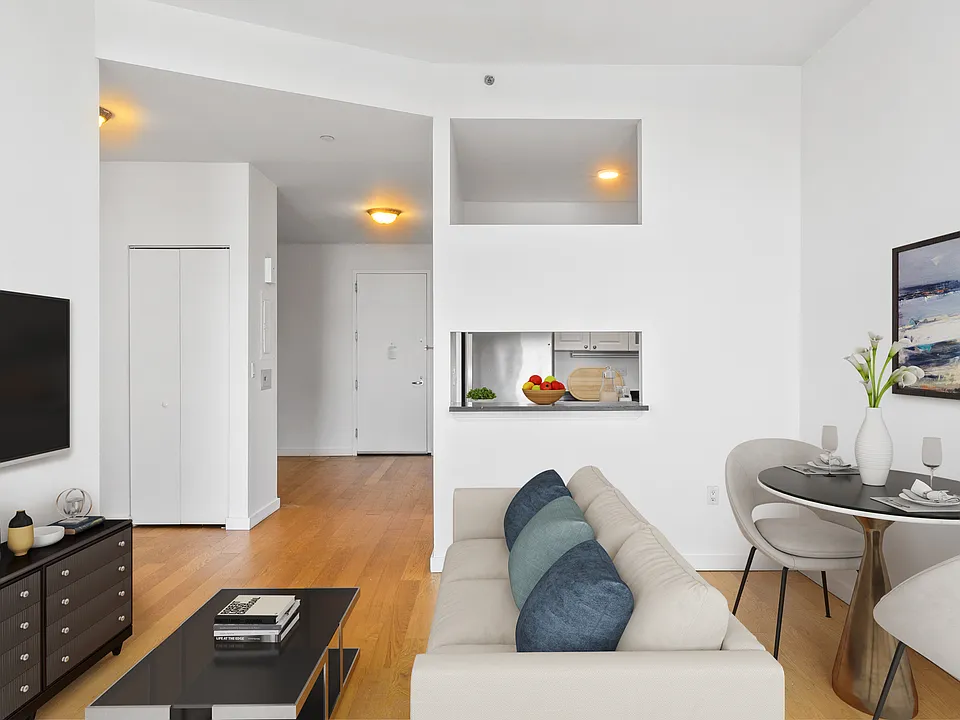 1 West St #3509