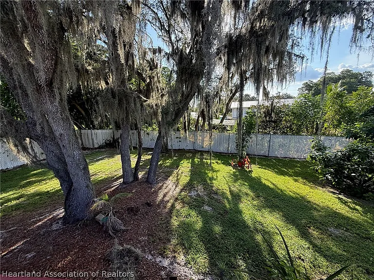 647 Holmes Ave — Photo 3