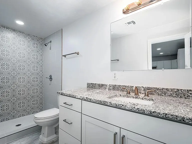 1017 E. West Circle Dr. — Photo 10