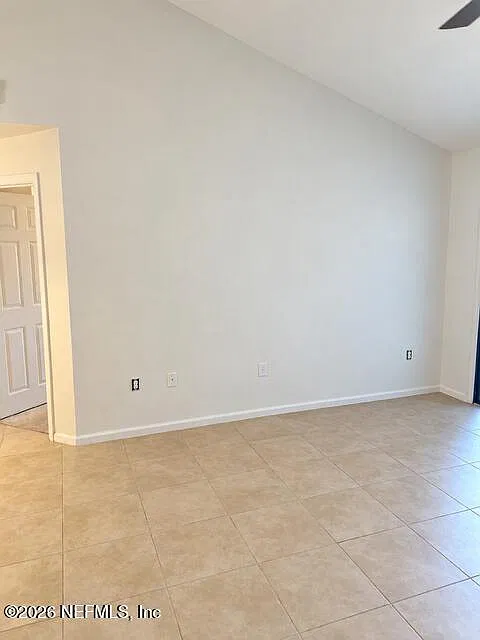 2 bed, 2.0 bath, 1320 sqft, $2,400 — Photo 2