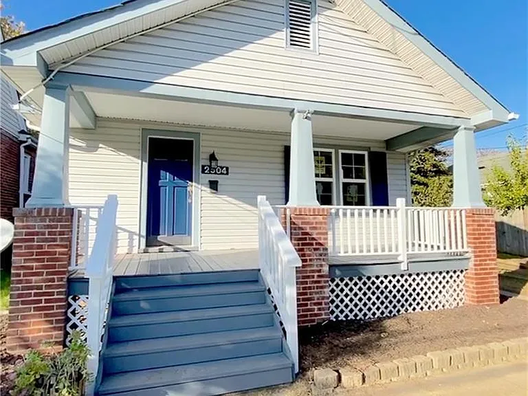 2504 Maplewood Rd — Photo 1