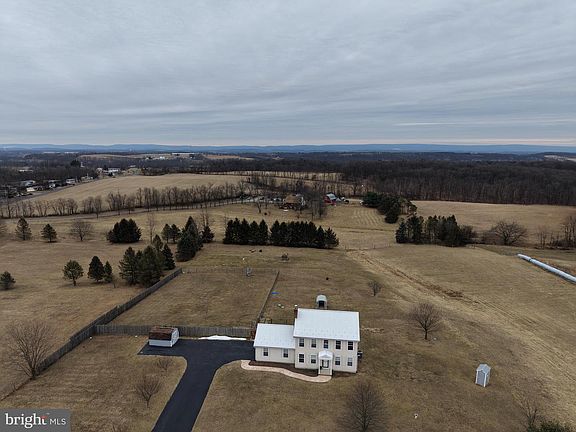 3rd image of 4 Subdivision Rd