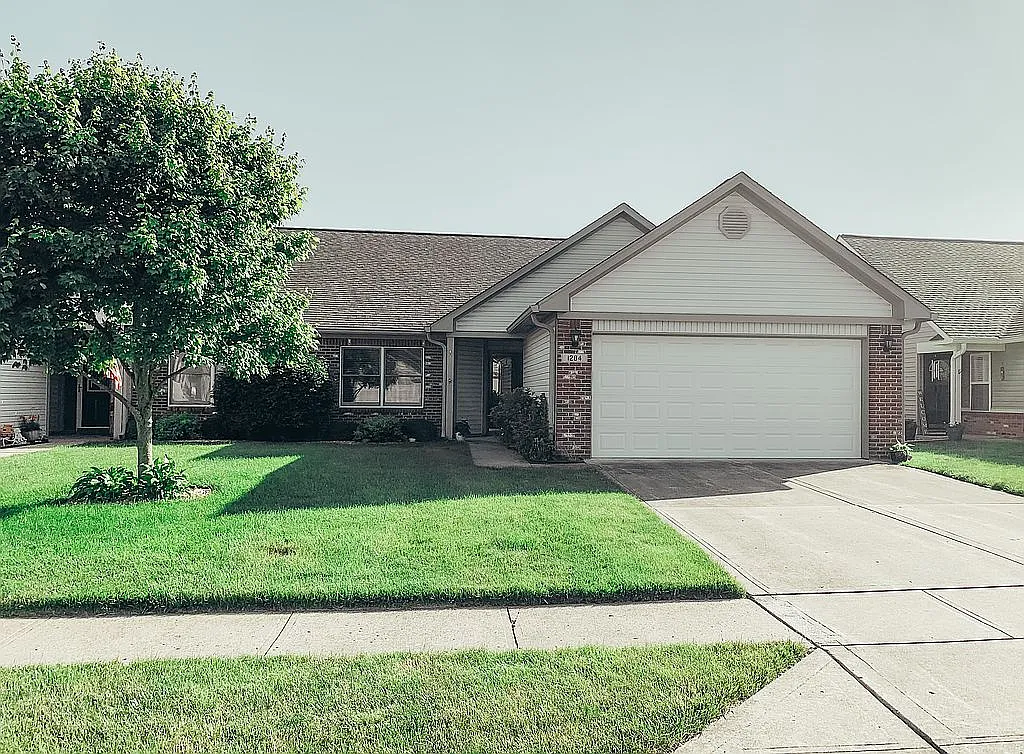 1284 Worcester Way photo 1
