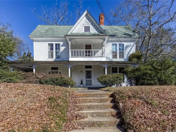 7196 Reinhardt College Pkwy, Waleska, GA 30183