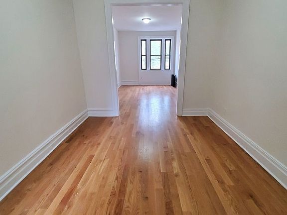 4th image of 31-34 30th St #2R