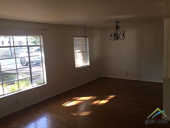 5th image of 3136 Rollingwood Dr