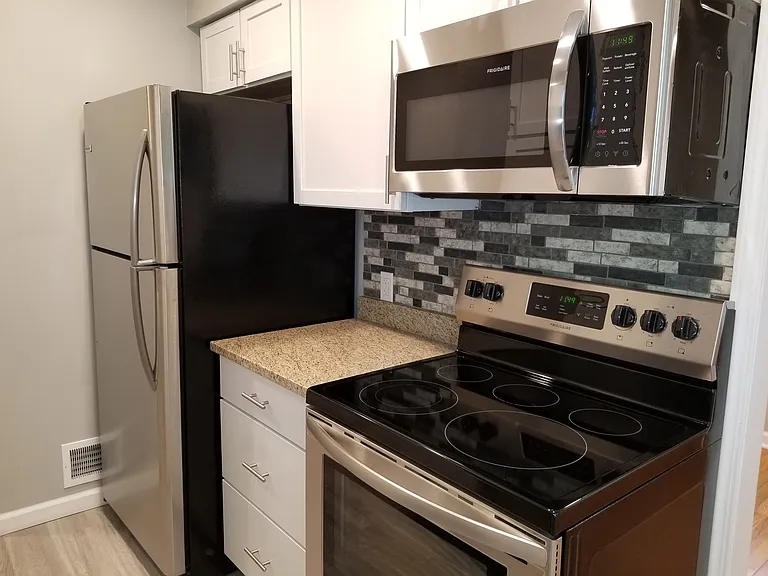 1511 W Farnum Ave — Photo 3