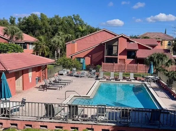 114 Cypress WAY E #D4, NAPLES, FL 34110