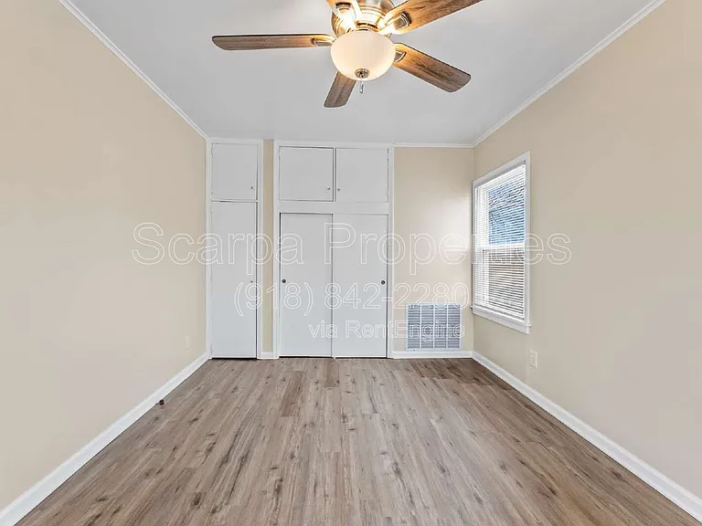 921 W Midway St — Photo 12