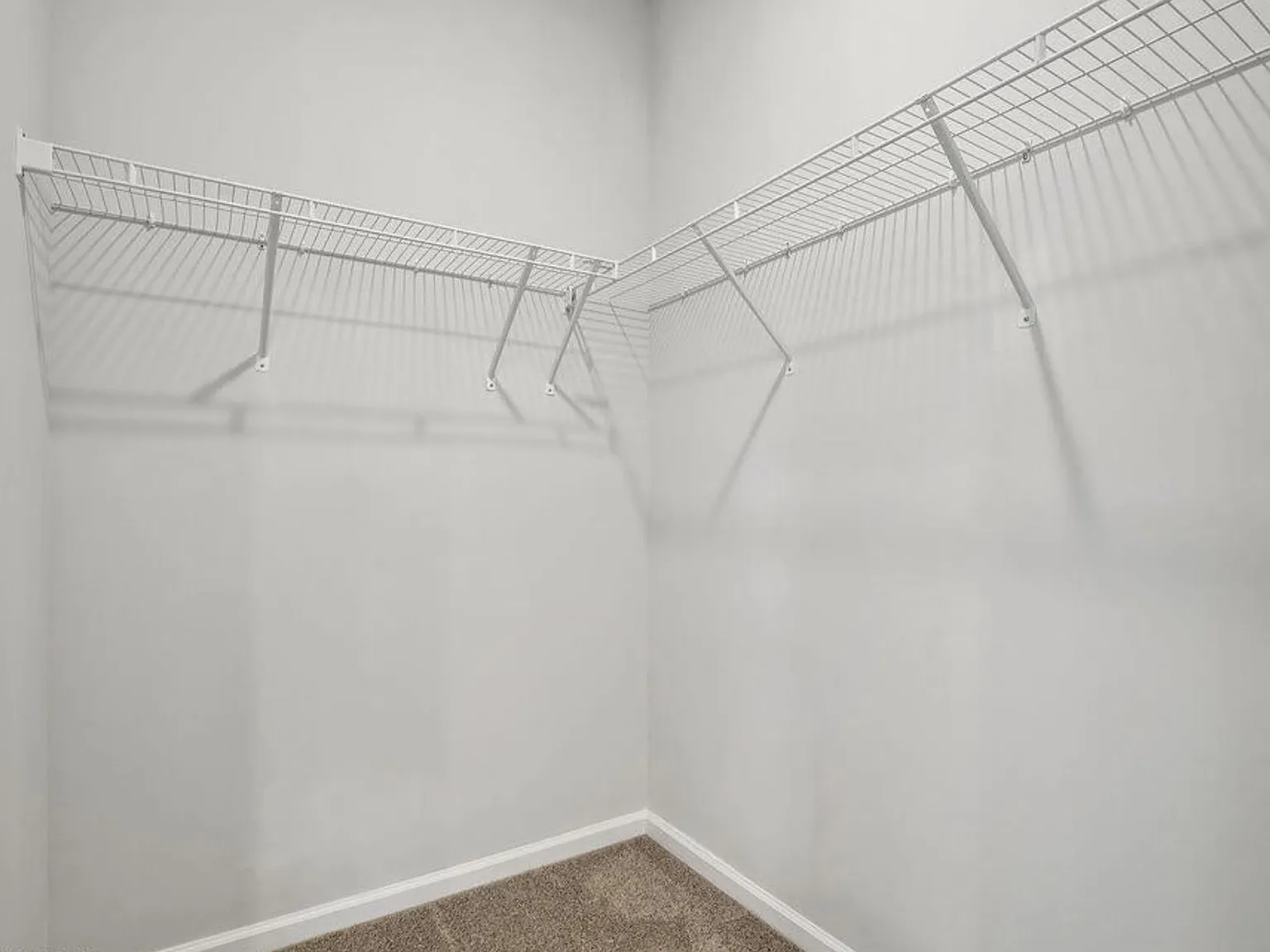 3 bed, 1186 sqft, $2,200 — Photo 3