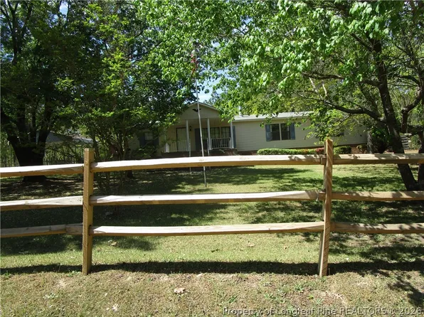 128 Autumn Dr, Vass, NC 28394